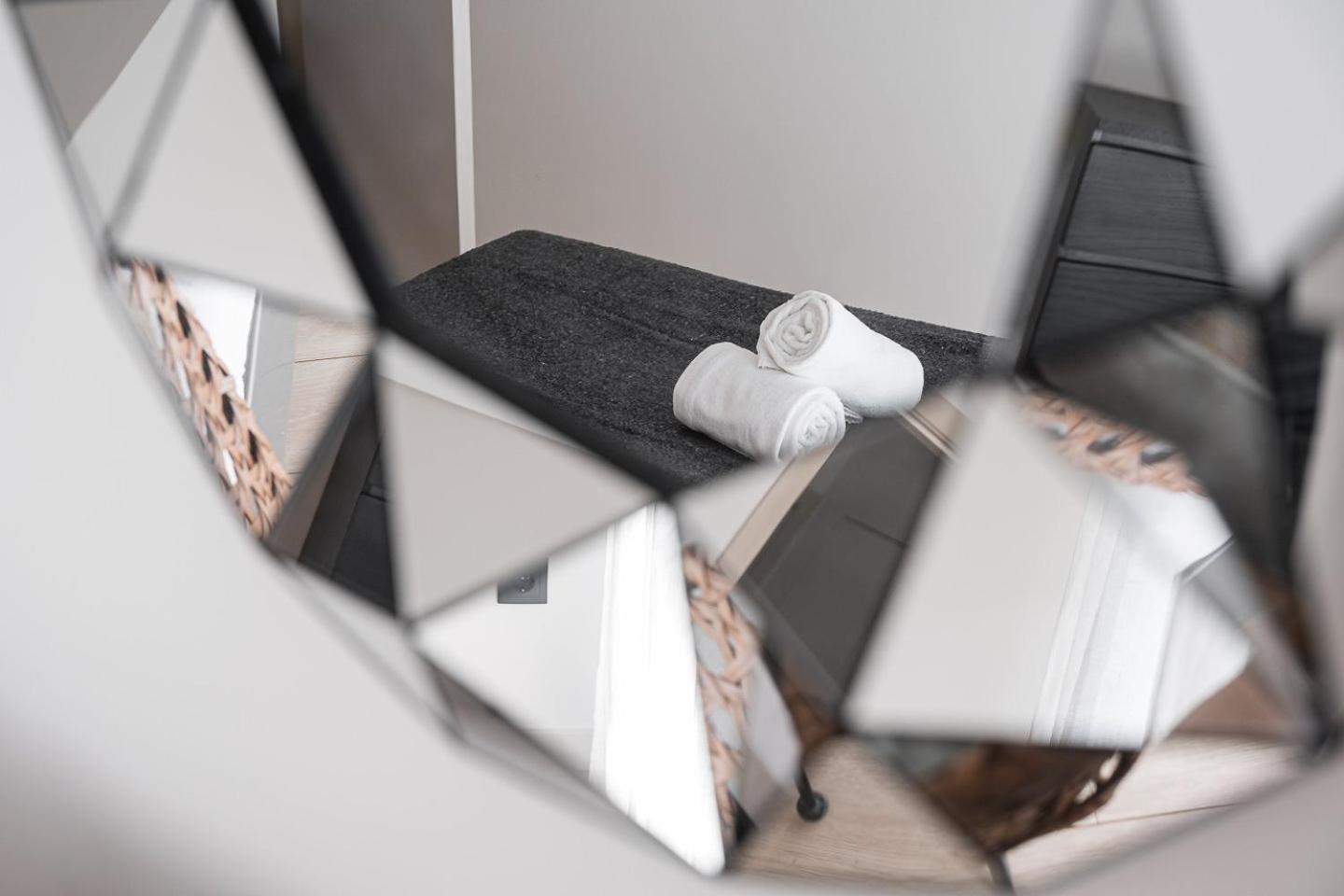 Guestready - Quental Wallpaper Near Marques Square بورتو المظهر الخارجي الصورة