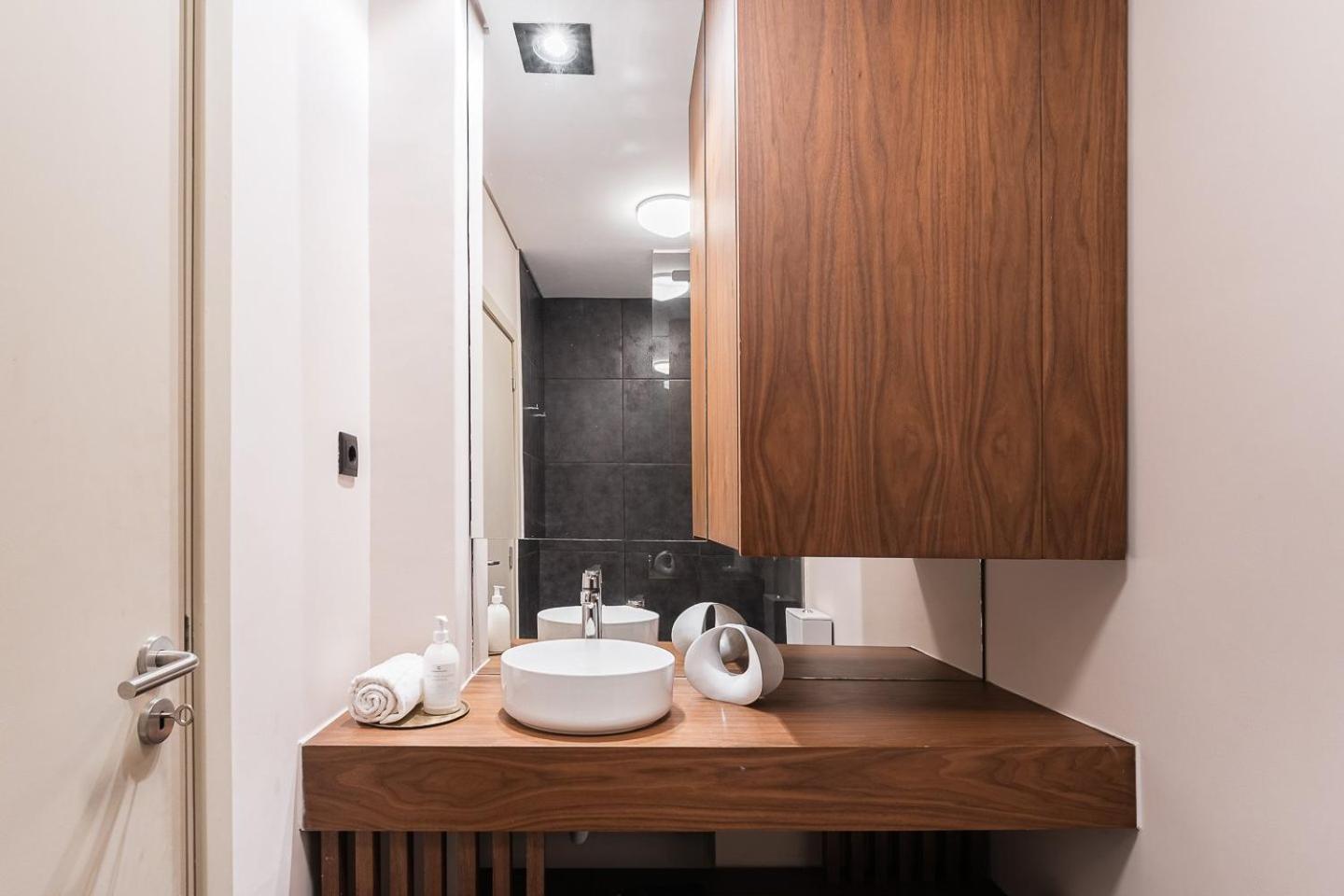 Guestready - Quental Wallpaper Near Marques Square بورتو المظهر الخارجي الصورة