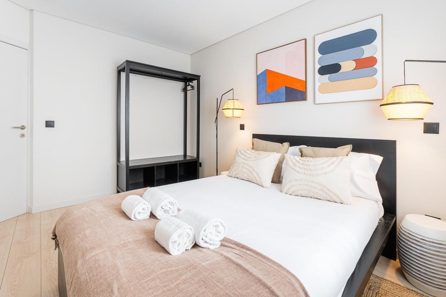 Guestready - Quental Wallpaper Near Marques Square بورتو المظهر الخارجي الصورة