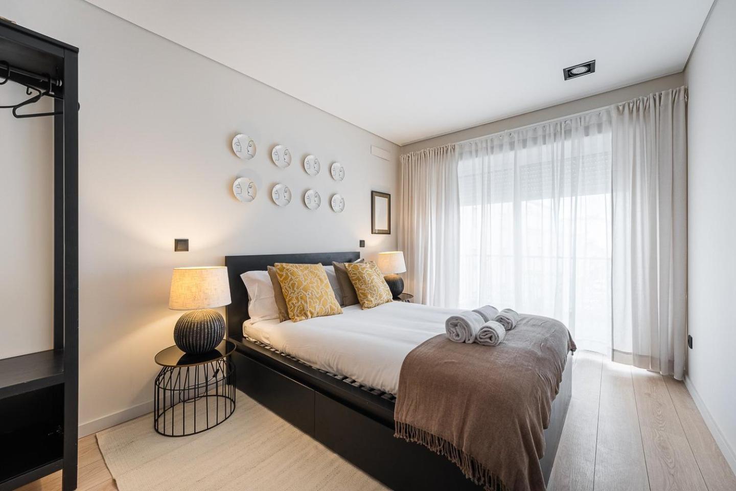 Guestready - Quental Wallpaper Near Marques Square بورتو المظهر الخارجي الصورة